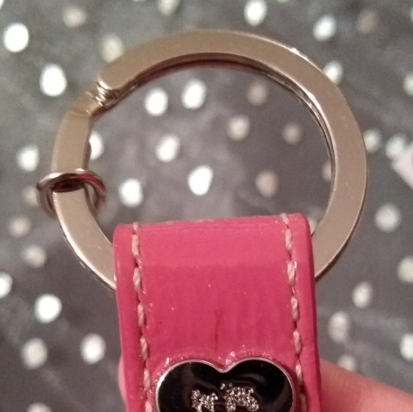 Coach Heart Keychain - Picture 5 of 6